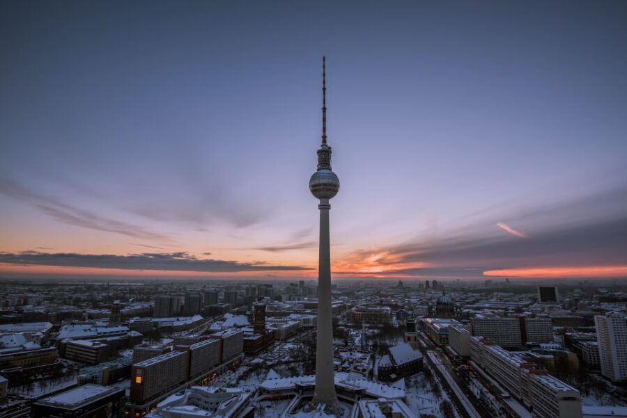 Berlin: Private Guided Tour of the Main Sights - Picking Up Where You Are: Door-to-Door Comfort in Berlin