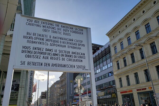 Berlin: Private Highlights Walking Tour with Local Guide and Hotel pickup - How the Timing and Pacing Work (and Why It Matters)