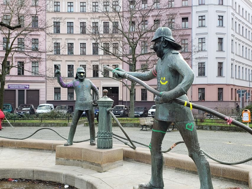 Berlin: Private tour through the district of Kreuzberg - Kreuzberg in two hours: hip, multicultural, and grounded
