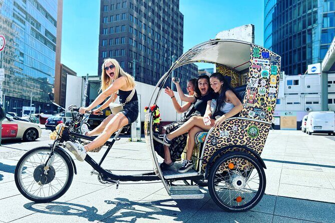 Berlin Rickshaw Tours Historical & Photo City Tour 120min - Sightseeing - Starting Point at Pariser Platz: why the meeting spot matters