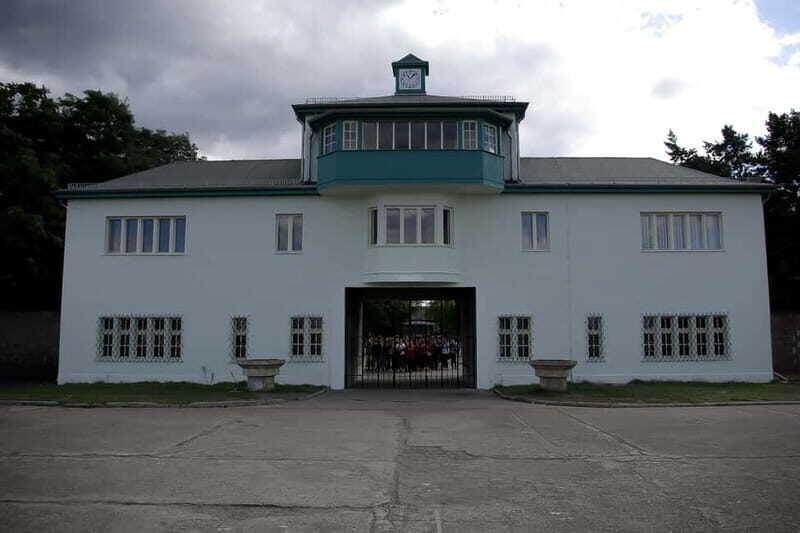 Berlin & Sachsenhausen: 5-Hour Tour "Third Reich" by VW-Bus - FAQ