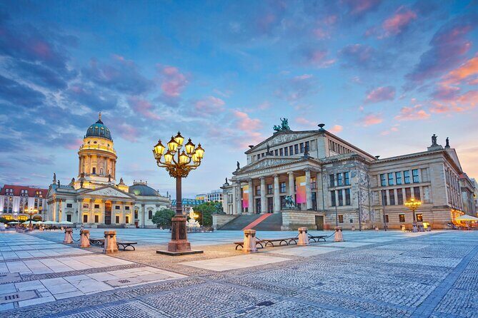 Berlin Scavenger Hunt and Highlights Self-Guided Tour - Languages in Berlin: English and more, right in the app