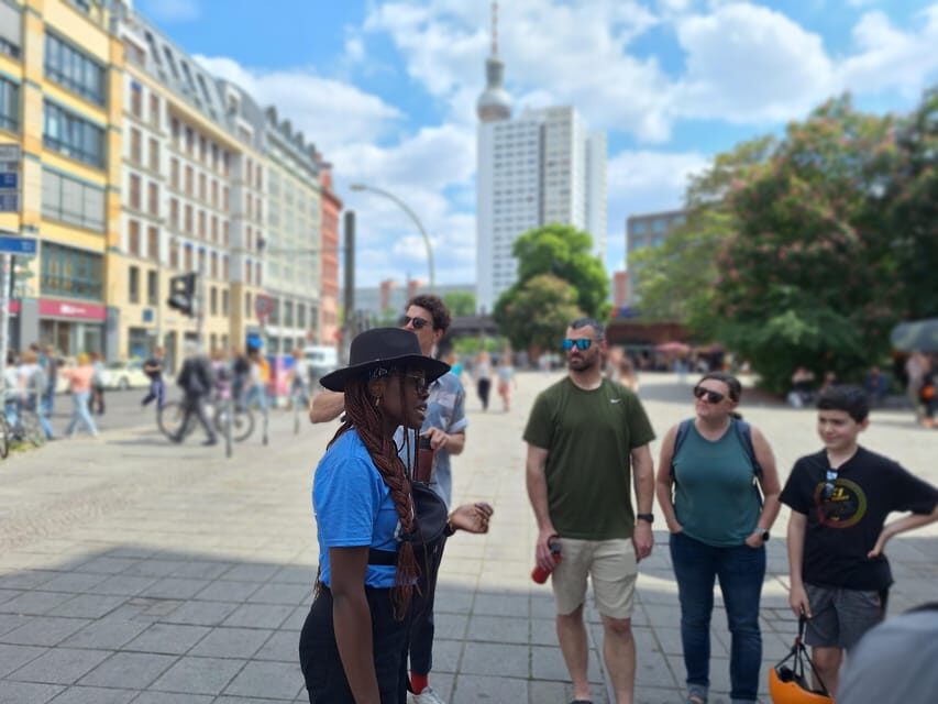 Berlin: Secrets of Berlin Bike Tour - Späti Refreshment Break: Plan for a Snack, Keep the Tour Flow