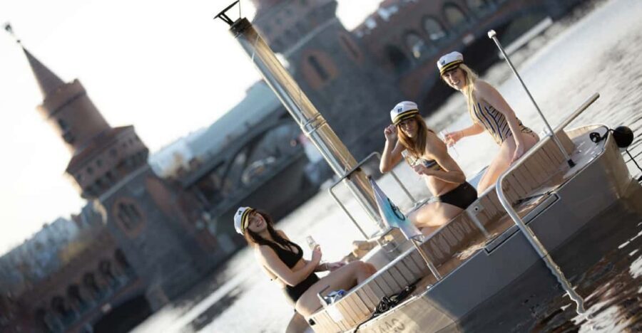 Berlin: Self-drive hot tub boat experience - Who this hot tub boat suits best