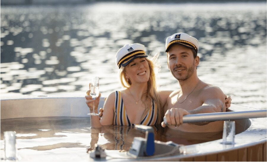 Berlin: Self-drive hot tub boat experience - What to pack: towel, beachwear, and the small things that matter