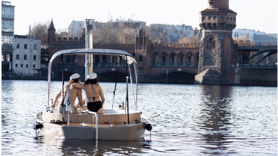 Berlin: Self-drive hot tub boat experience - Alcohol limit and the captain rule: don’t get surprised