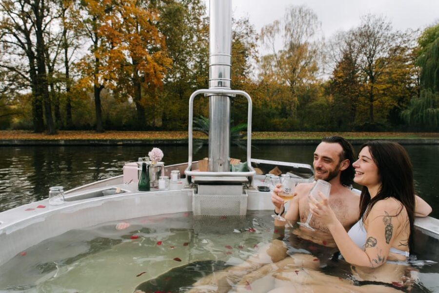 Berlin: Self-drive hot tub boat experience - Steering the electric boat like a pro (or at least on purpose)