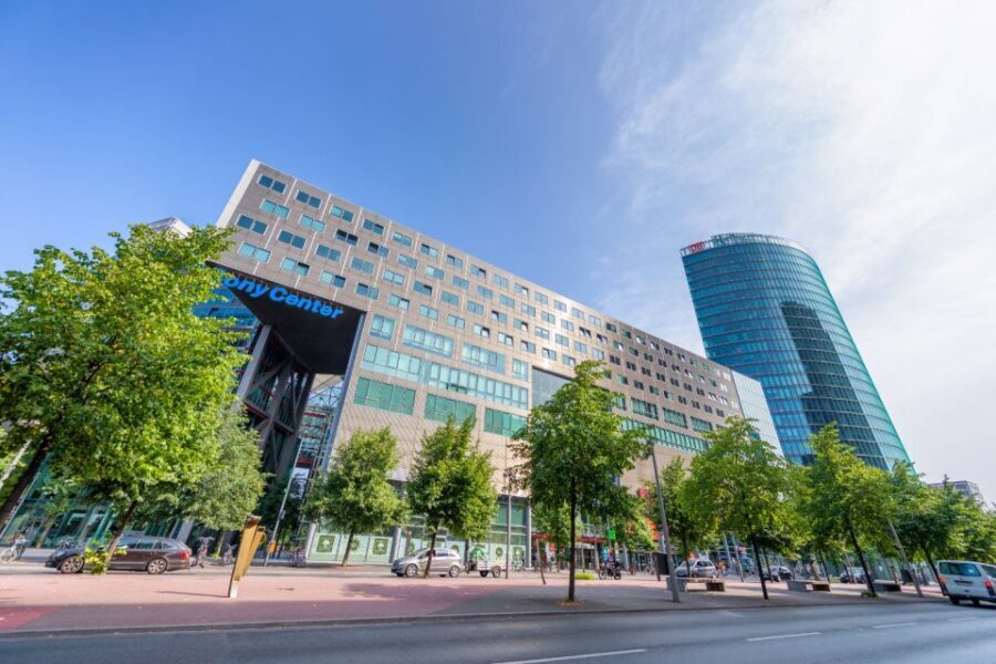 Berlin: Self-Guided Family and School Class Scavenger Hunt - Potsdamer Platz and the Sony Center Finish Line