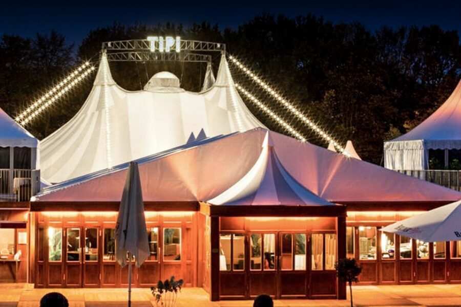 Berlin: Show at the Tipi am Kanzleramt - Tipi am Kanzleramt: Berlin’s tent-theater in the government district