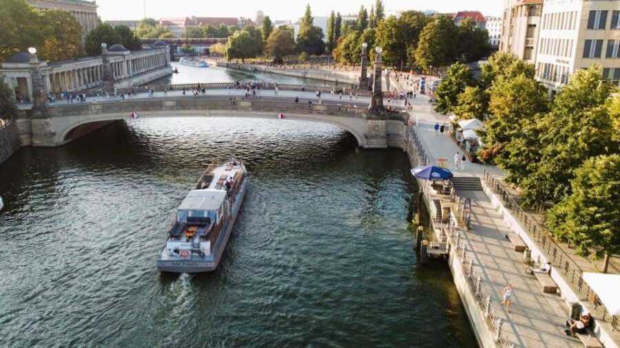 Berlin: Sightseeing Boat Tour on the Spree for Families - Seeing Berlin’s icons from the Spree: why it feels different