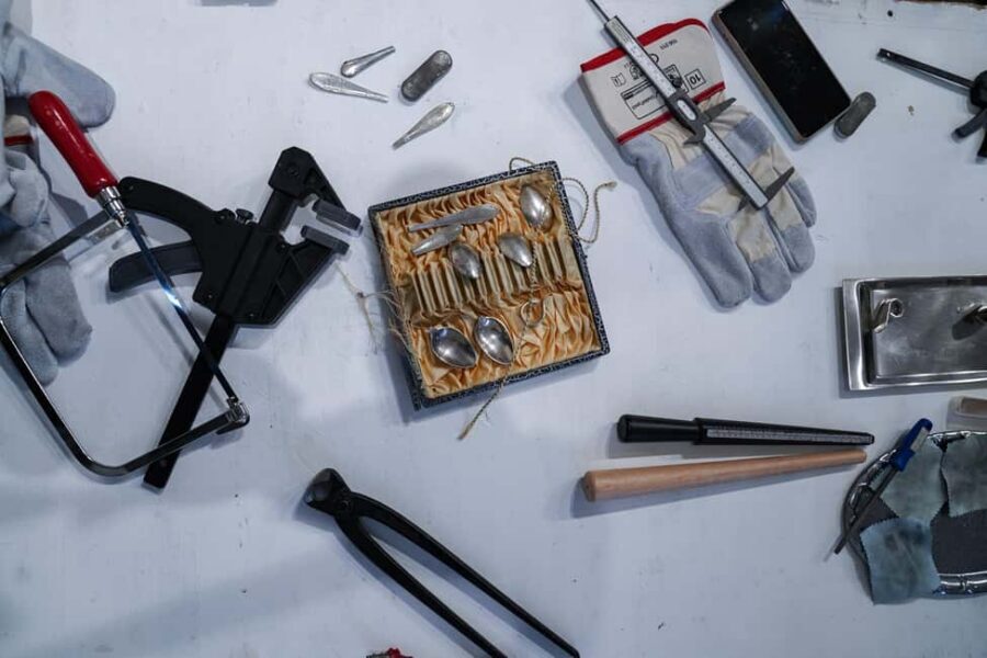 Berlin: Silver Spoon Ring Workshop in Creative Studio - What you actually do in the 2-hour ring-making session