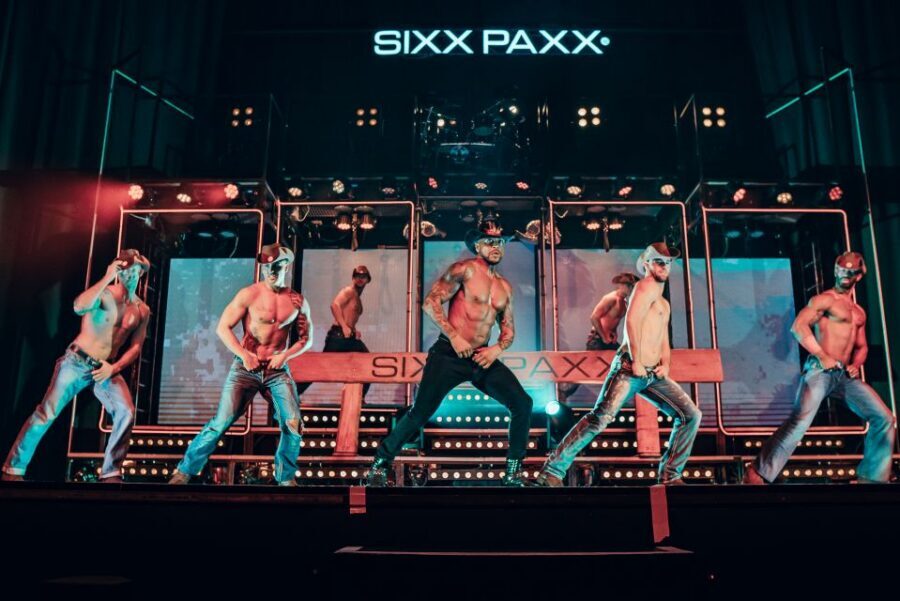 Berlin: SIXX PAXX Men´s Performing Arts Show - Language and communication: German hosting, easy for non-speakers