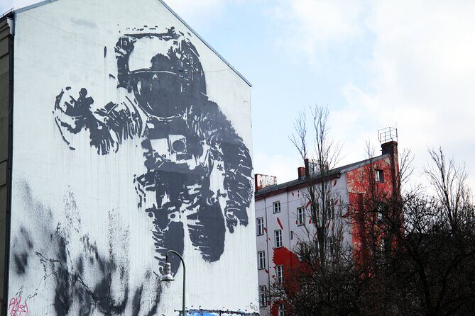 Berlin Street Art & Graffiti Walking Tour - Street Art in Berlin: Why a Guided Walk Works Better Than Wandering