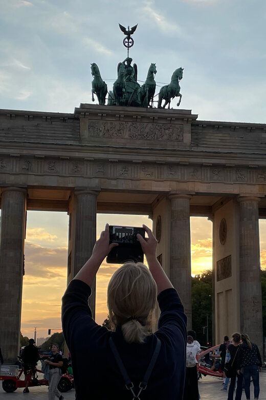 Berlin: taxi-bicycle Tour by Night and Illuminations - Guide experience: Matthias brings energy and useful context