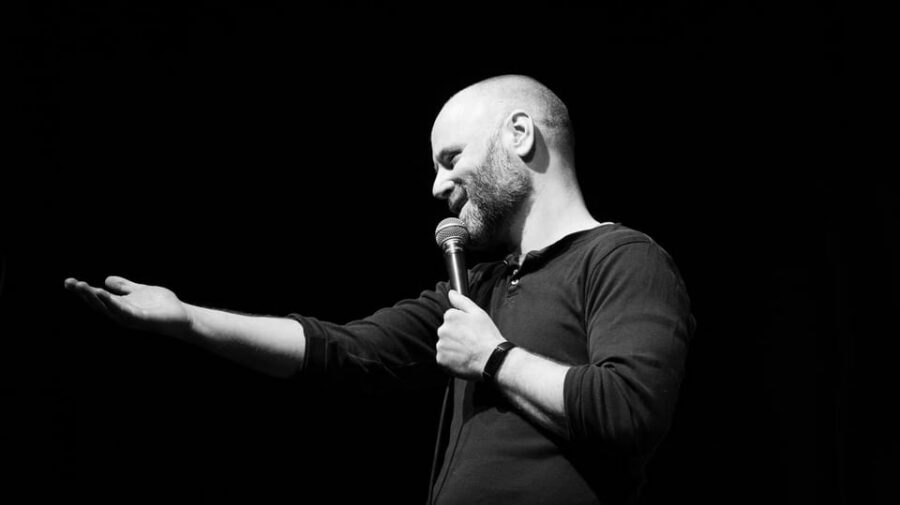 Berlin: The Epic Comedy Club Friday Night Showcase - Zosch Bar’s Mitte setting: a jazz-club room built for laughs