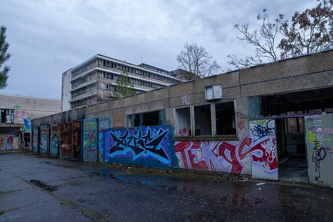 Berlin Urbex Adventure and History Tour - Dungeons and the rhythm of exploring abandoned spaces
