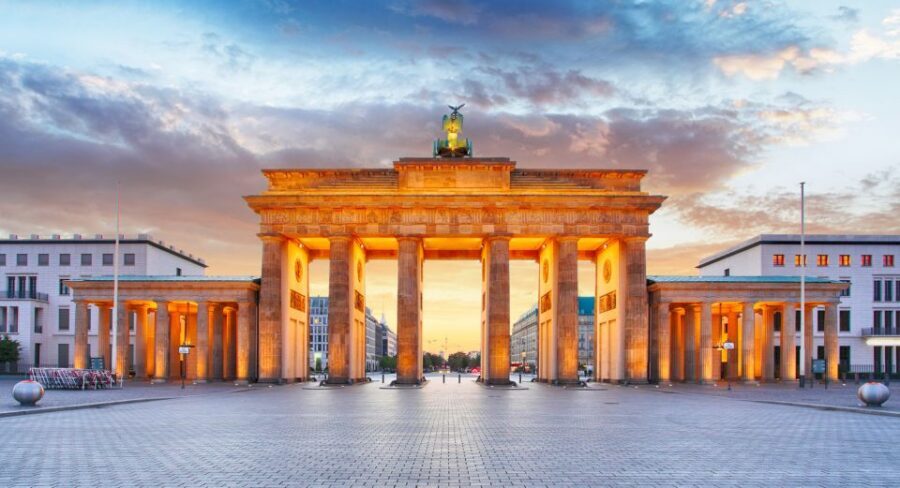 Berlin: Walking Tour of the Top 10 Sightseeing Attractions - Chancellery and Reichstag: seeing power without needing extra tickets