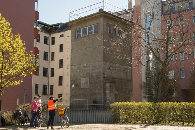 Berlin Wall and Cold War Bike Tour in Small Groups - Small-Group Size and Easy Cycling Setup