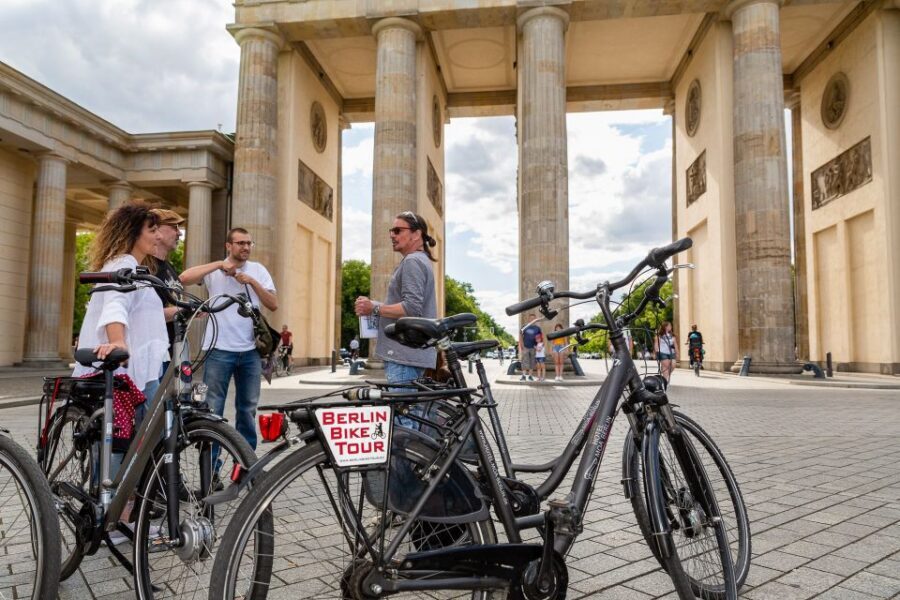 Berlin Wall History Small Group Cycling Tour - Invaliden Graveyard and Invalidenstraße: quiet history with weight