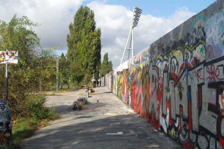 Berlin Wall: Small Group Guided Tour - Wall Memorials and Nordbahnhof: Ending at the Ghost Station
