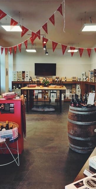 Berlin: Wine on Canvas - Paint Workshop and Wine Tasting - Key takeaways before you go