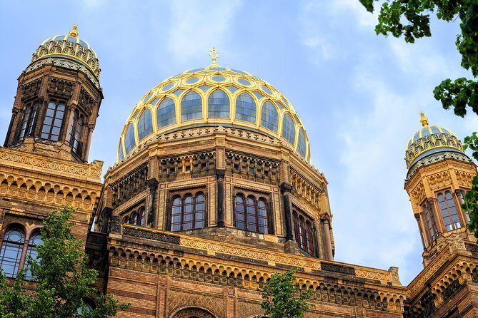 Berlin’s Jewish Heritage: Private Tour of the Vibrant Jewish District - Getting Oriented Near the New Synagogue and Centrum Judaicum
