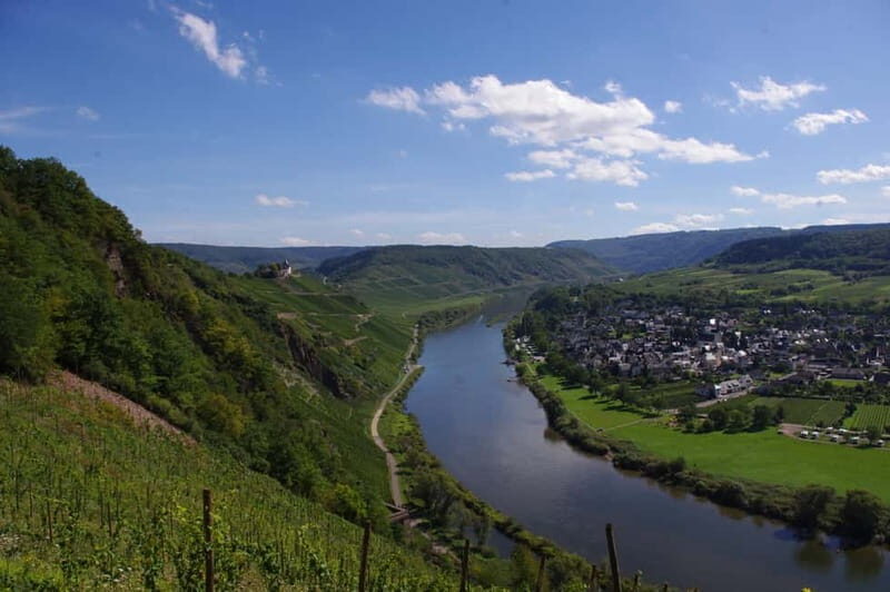 Bernkastel: Boat and covered wagon ride from/to Bernkastel-Kues - Where you meet: the red jetty and the Moselprinzessin