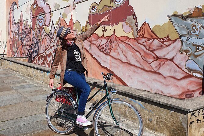 Bicycle tour of Dresden - Kunsthof Passage: small shops and a backyard-style art vibe