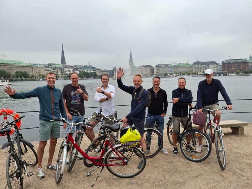 Bike tour around the Alster - Celebs, water, and nature - A 3.5-hour Alster loop that makes Hamburg feel personal