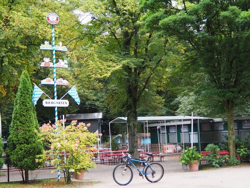 Bike tour around the Alster - Celebs, water, and nature - Stadtpark Hamburg and the skyline coffee break