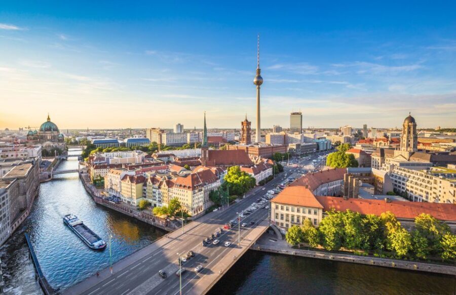 Bike Tour of Berlin Top Attractions with Private Guide - Price and what $190 buys you