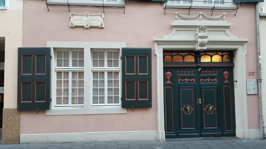 Bonn: Private City Highlights Walking Tour - Sterntor and the older city feeling at street level