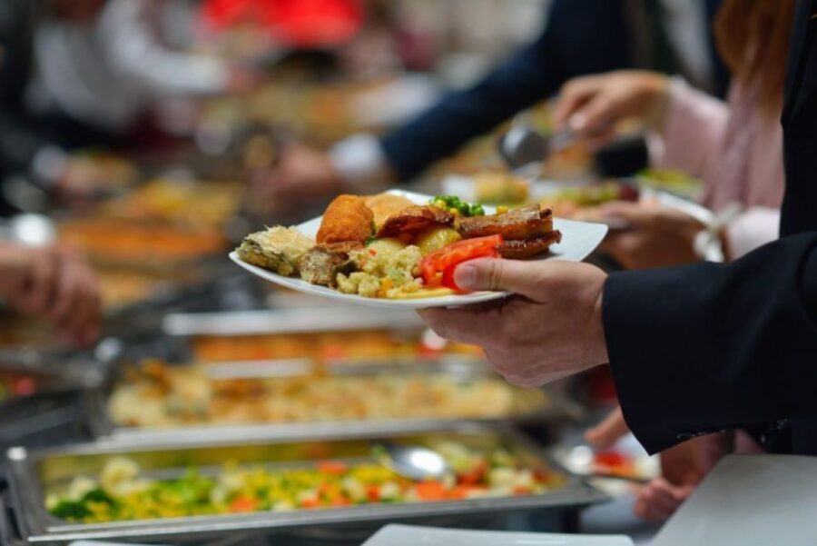 Bonn: Sunday Brunch Buffet with Cologne live music - How the Bonn Kölsch Brunch Works on Moby Dick