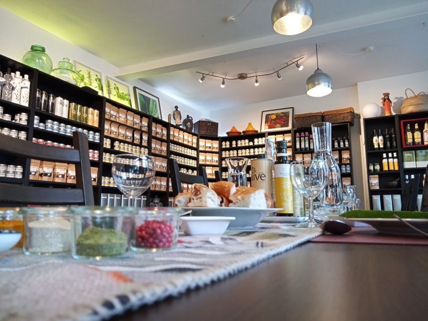 Braunschweig: Guided Walking Tour with Food Tastings - Price and value: is $43 worth 2.5 hours plus tastings?