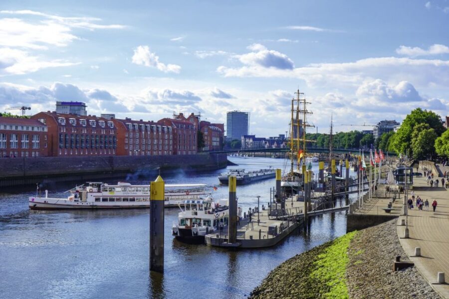 Bremen: City Center Guided Walking Tour - Market Square, Roland, and the Town Hall That Defines Bremen