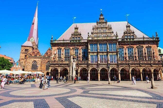 Bremen Exploration Private Game and City Tour on your Phone - Böttcherstrasse and Schnoor Viertel: street texture and old lanes