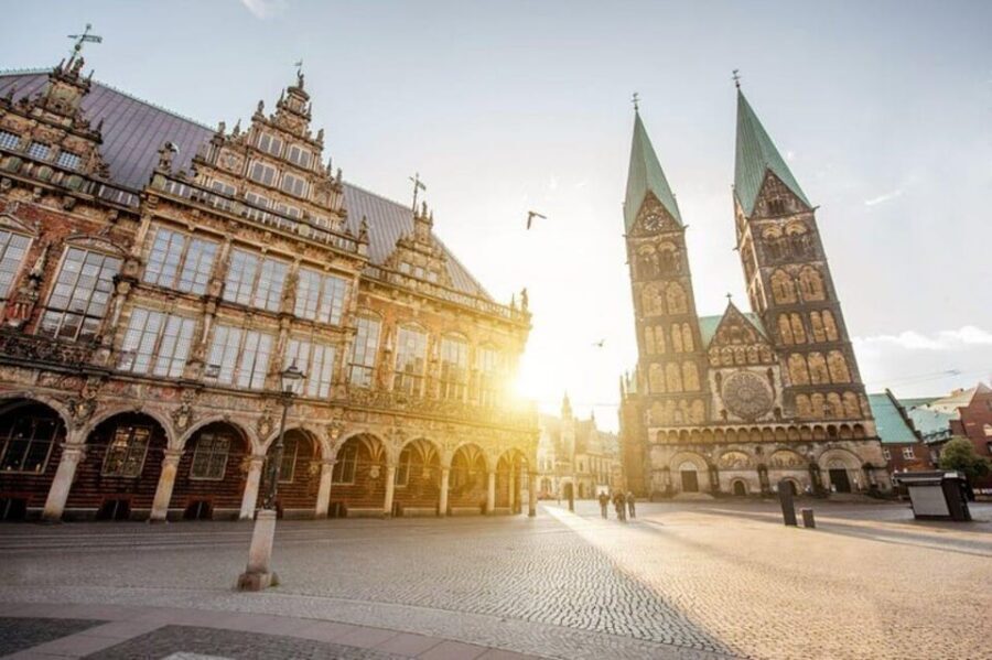 Bremen : Must-See Walking tour With A Guide ( Private tour ) - Roland and the city’s independence symbol