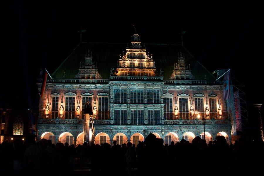 Bremen: Night Watchman Guided Tour for Children (in German) - What you learn: duty, locks, and childhood life