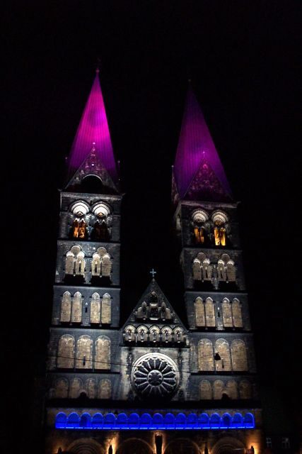 Bremen: Night Watchman Guided Tour for Children (in German) - The costume and storytelling balance kids can handle