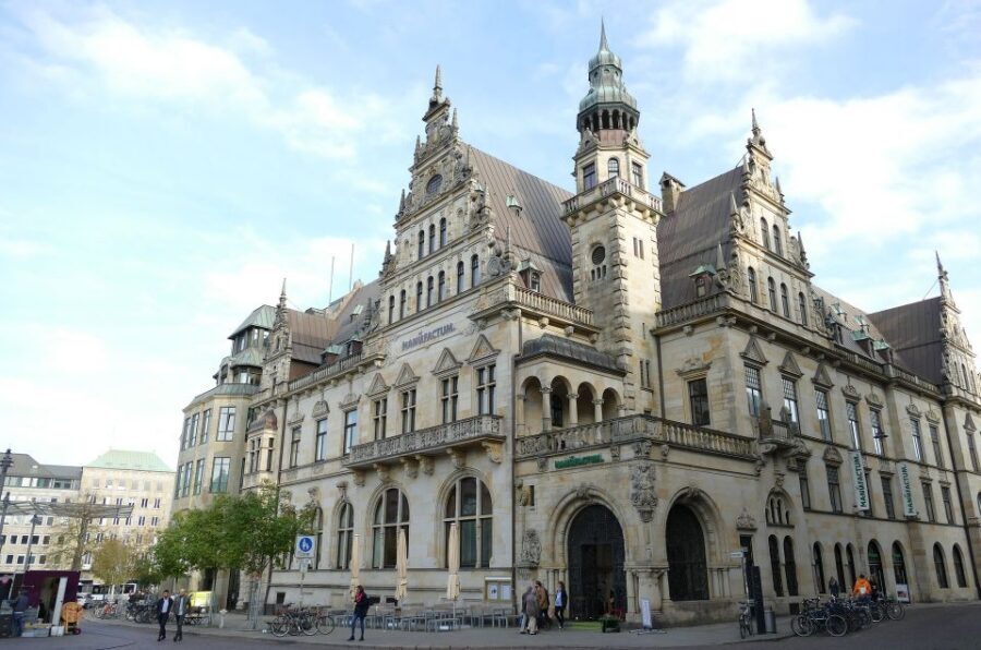 Bremen: Outdoor Escape Game in the Old Town - The outdoor escape format: codes, clues, and a city-sized checklist