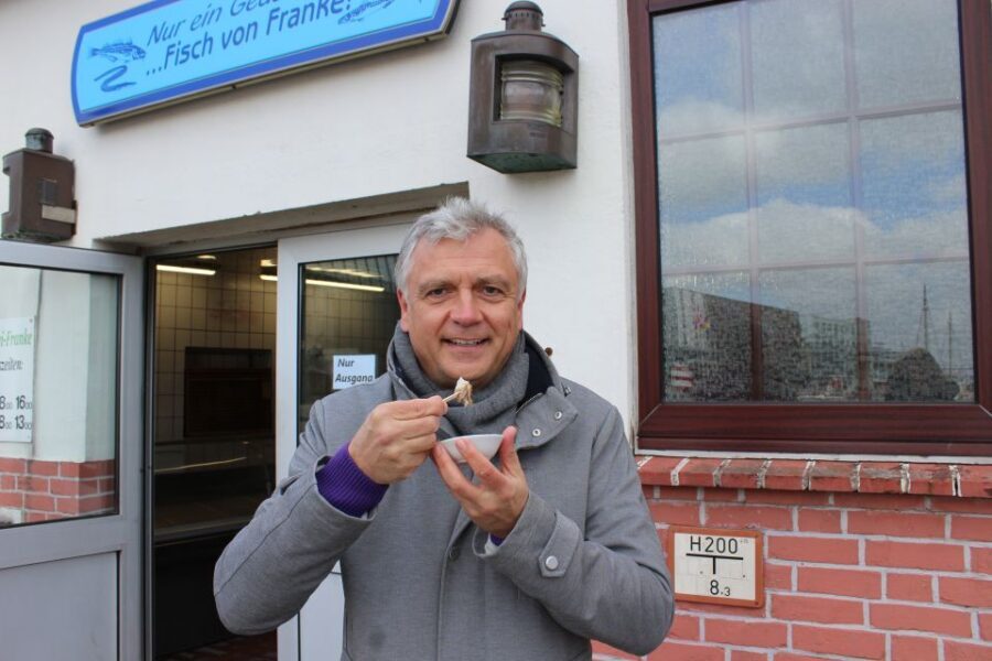 Bremerhaven: Fish Bite Guided Walking Tour - Bremerhaven’s Fishing Port: A Place Where Seafood Is the Point