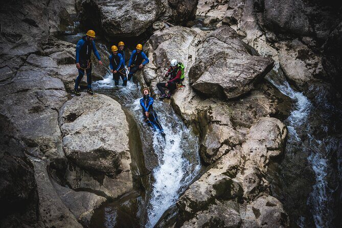 Canyoning Starzlachklamm - Level 2 tour in the Allgäu - The 4-hour rhythm: slides, jumps, a warming walk, then the 18m finale