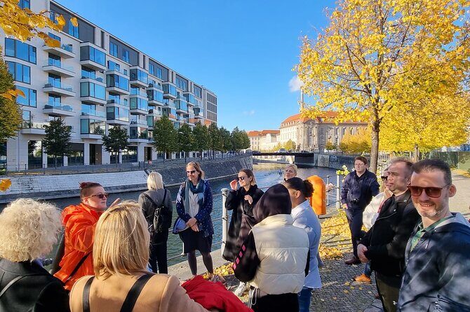 Charité Hospital Walking Tour: Exploring Berlin’s Medical History - Stop 6: Design Offices Berlin Humboldthafen and the canal escape story