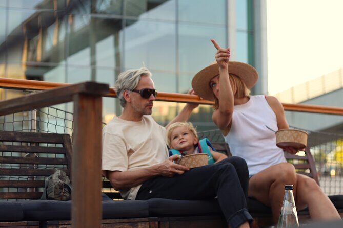 City lounge trip with the lounge ship through Berlin - Price and value for a 90-minute Berlin sightseeing reset