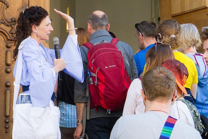 City tour and castle tour with green vaults, parade rooms and much more - Value math: admissions included, group capped, and a break built in