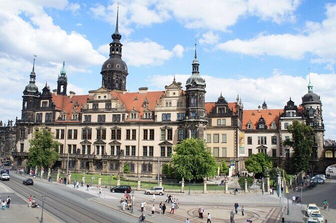 City tour and guided tour in the New Green Vault and in the Semperoper - Key things you’ll notice on this tour