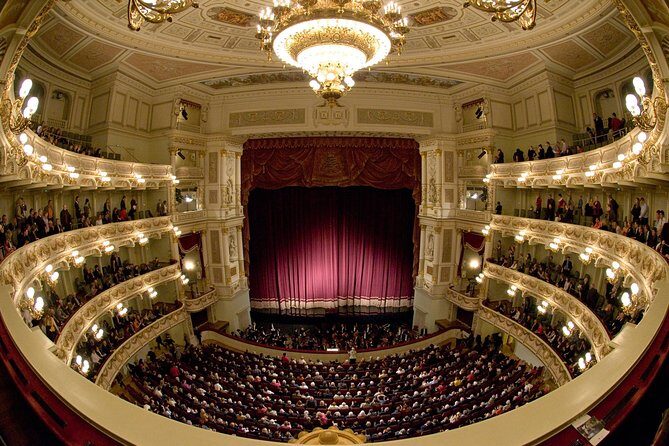 City tour and guided tour in the New Green Vault and in the Semperoper - Inside the Grünes Gewölbe: The New Green Vault Treasury Highlights