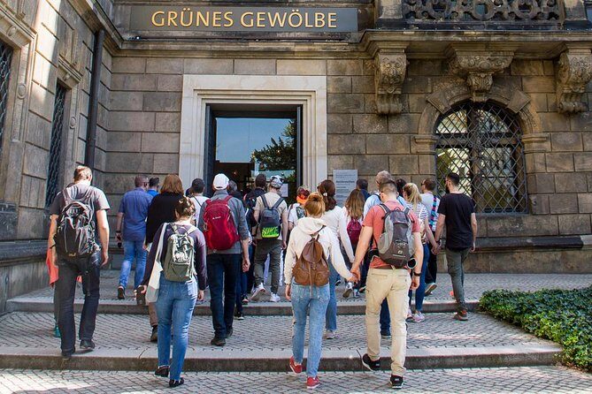 City Tour and Guided Tour in the New Green Vault - Program C - The Festive - Semperoper quick stop and the optional guided tour