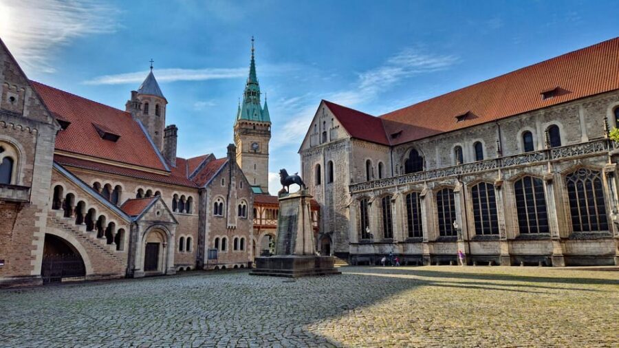 City tour Braunschweig: diverse and full of surprises. - Tom Ahlgrim or Tobi Volkmer: how the guiding actually feels