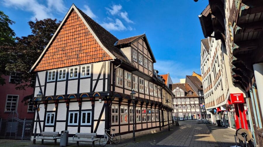 City tour Braunschweig: diverse and full of surprises. - Martinikirche and Altstadtmarkt to Altstadtrathaus: ending where the old town breathes